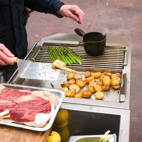 Premium charcoal grill
